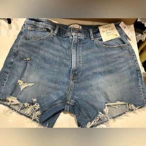 The 4” Mom Short